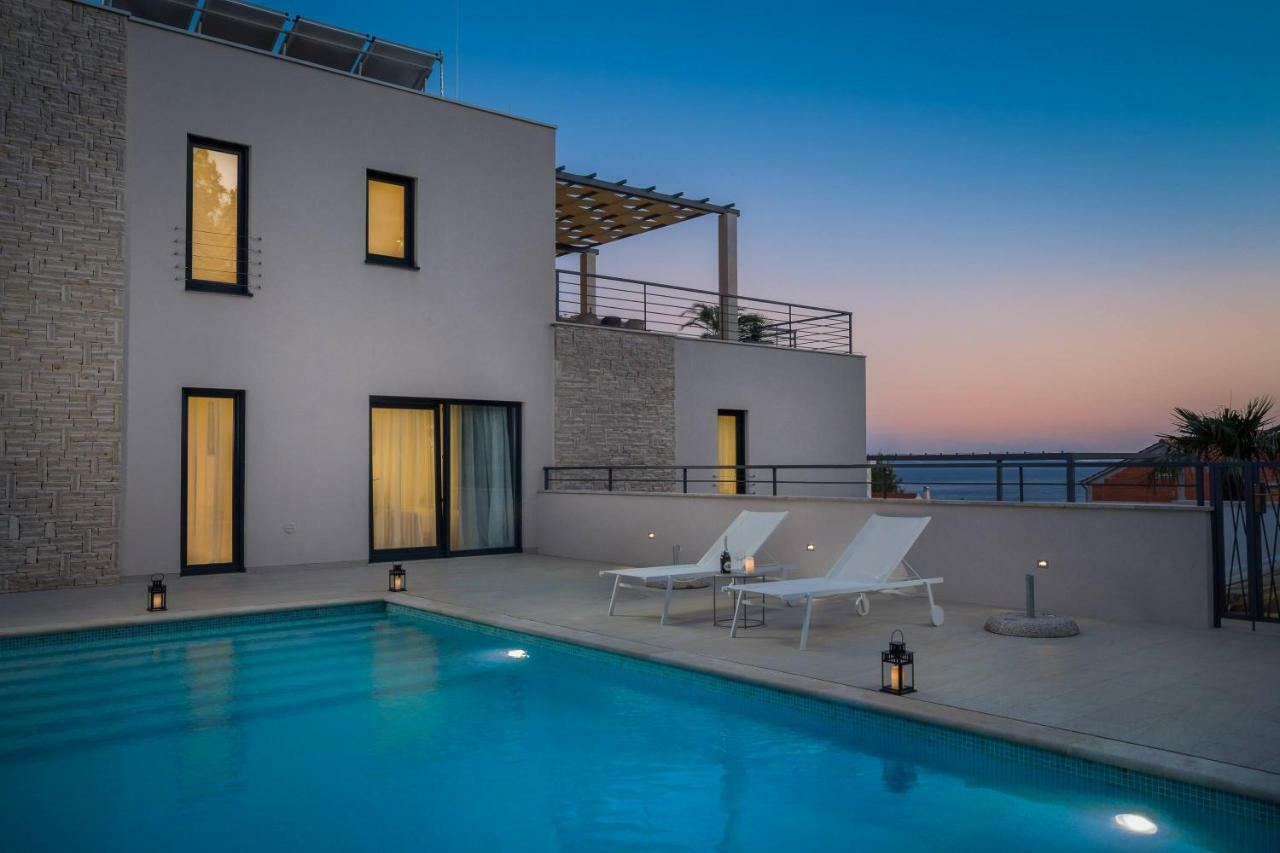 Luxury Villa Lucice View Milna  Bagian luar foto
