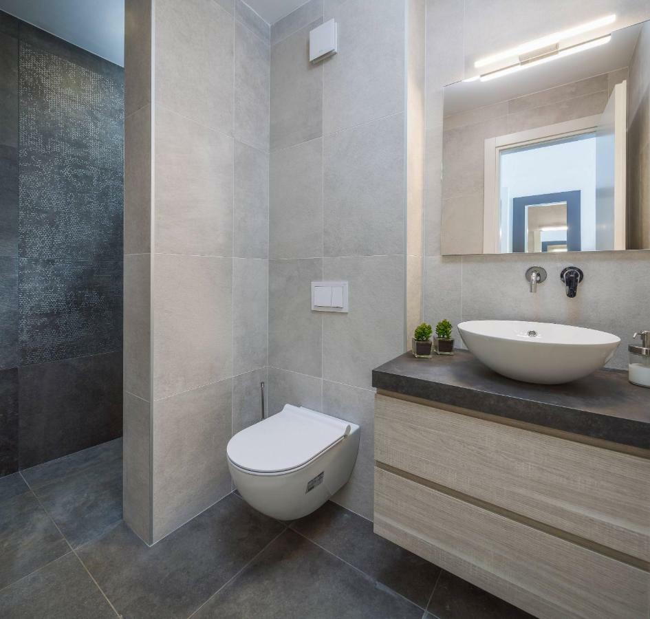 Luxury Villa Lucice View Milna  Bagian luar foto