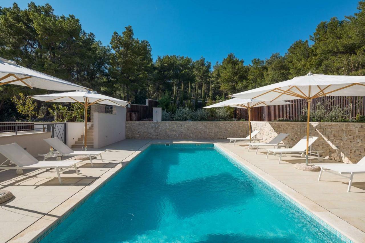 Luxury Villa Lucice View Milna  Bagian luar foto