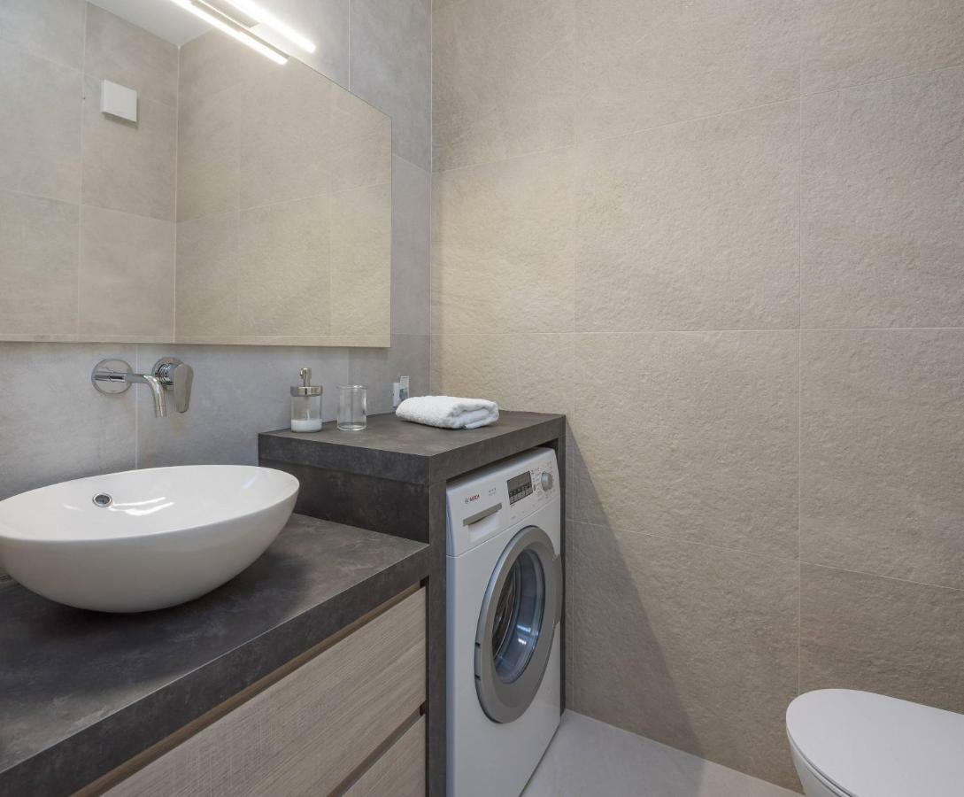 Luxury Villa Lucice View Milna  Bagian luar foto